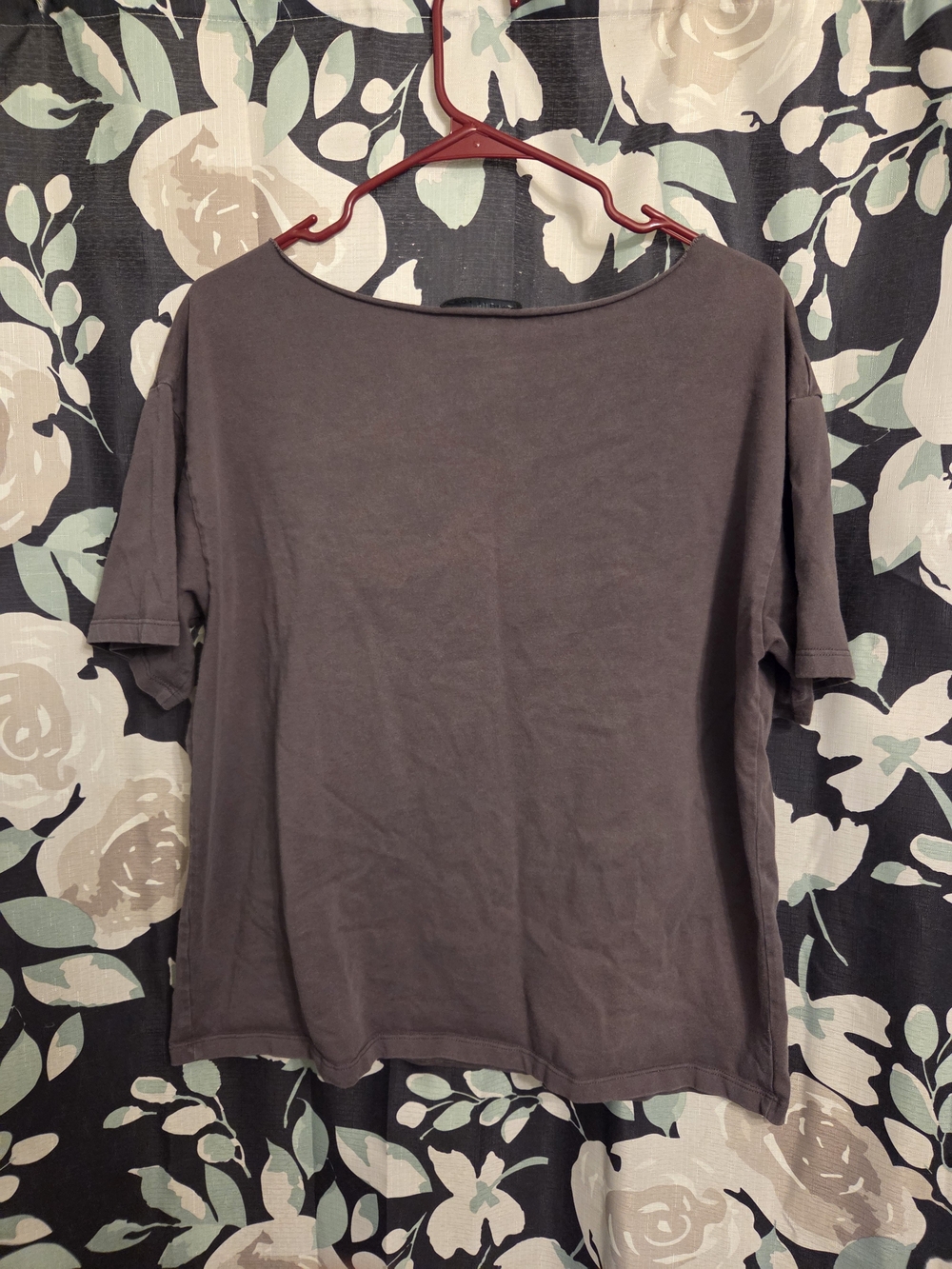 White Fox Trial Run Off The Shoulder Oversized Tee Volcanic - Picture 4 of 6